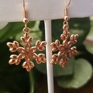 ✨Handmade✨ Rose Gold Snowflake Drop Earrings